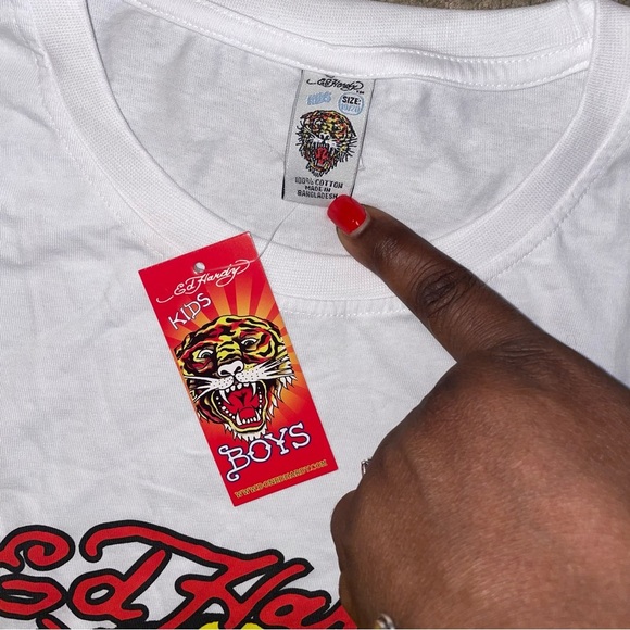 Ed Hardy White and Red Short Sleeve Tee with Tiger Graphic - Picture 2 of 2